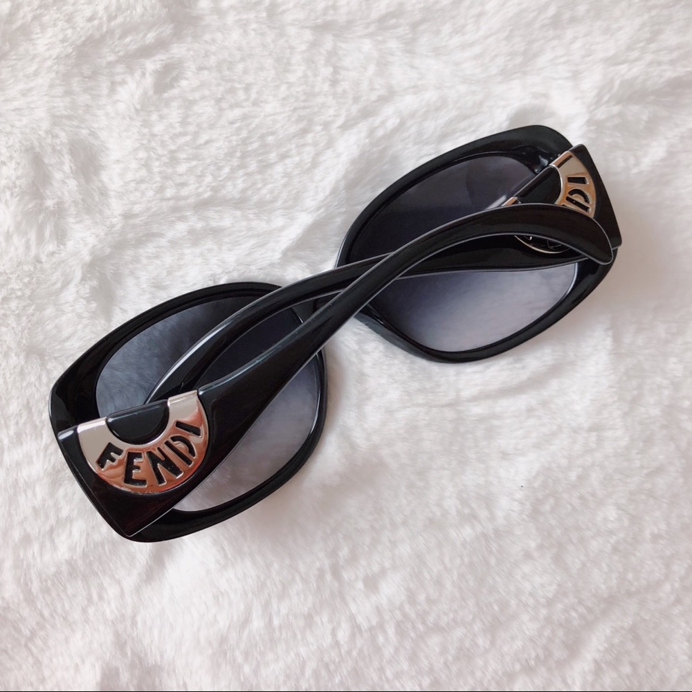 FENDI - Black sunnies